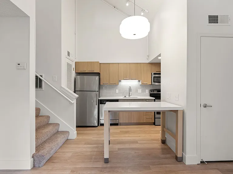AVIA Lofts on Parkway — Photo 105
