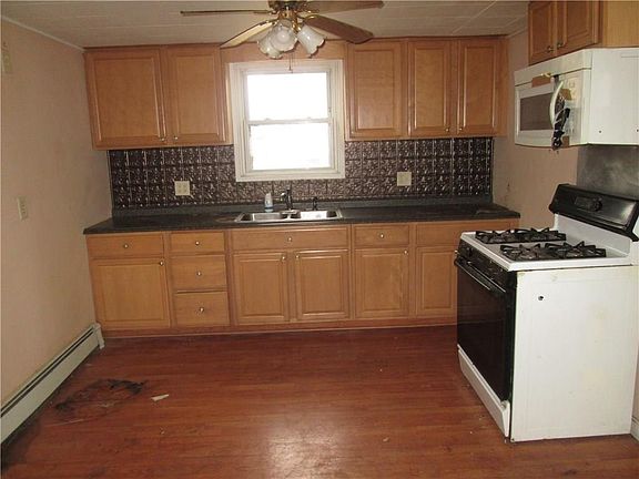 4th image of 7 Woodland Ave