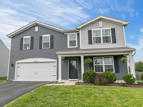 1518 Lakeland Ln, Pingree Grove, IL 60140