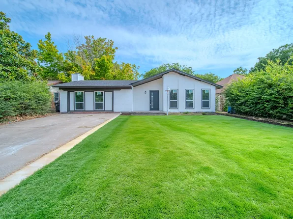 821 Lexington Dr, Lancaster, TX 75134