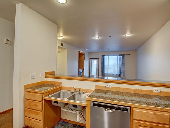 3rd image of 1850 SW Scenic Heights St APT B102
