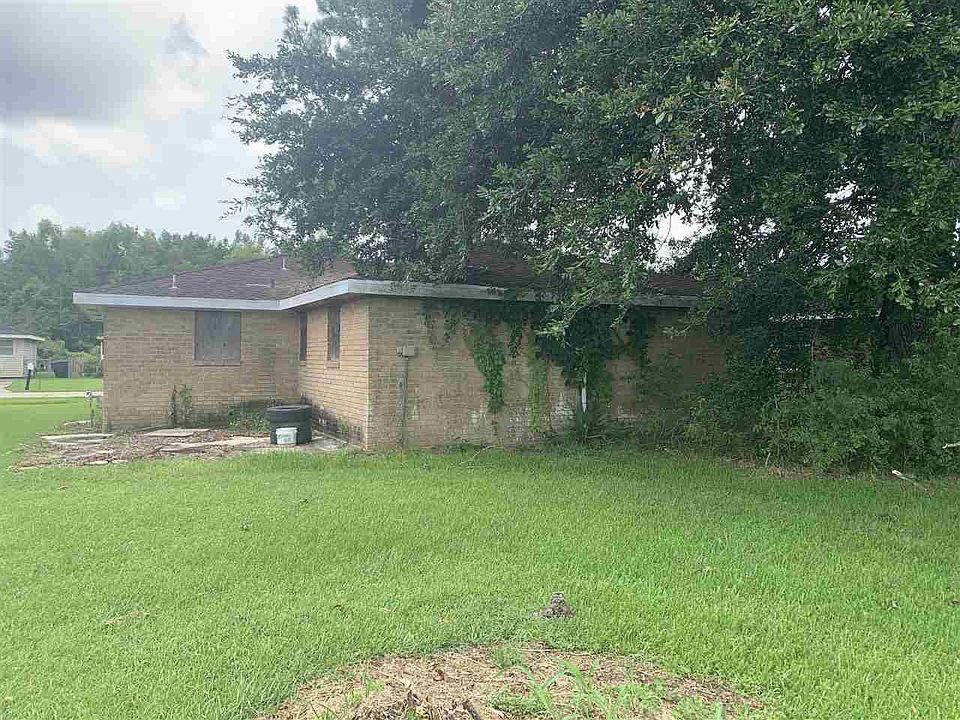 2nd image of 202 Crozier Dr