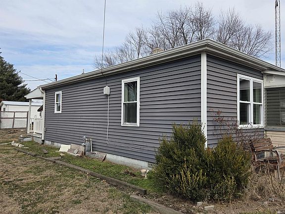 2nd image of 411 Matilda St