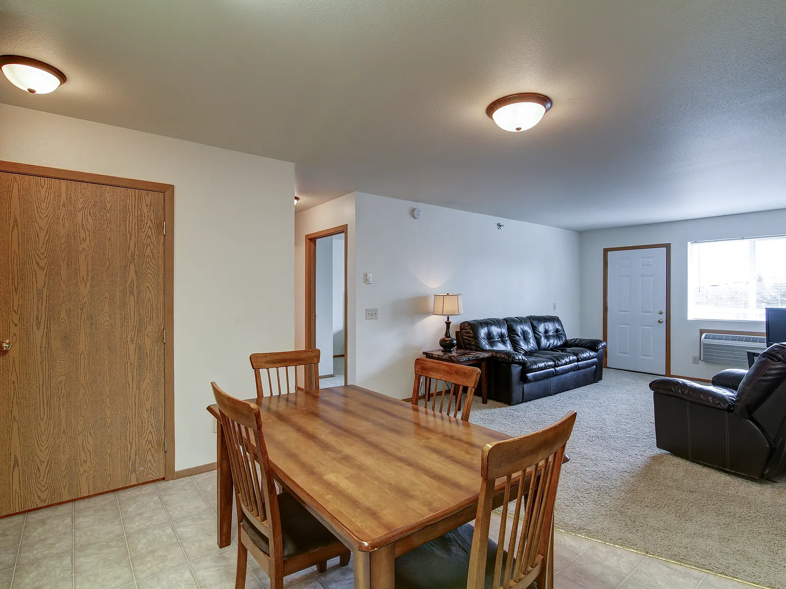 Dakota Point Apartments — Photo 4