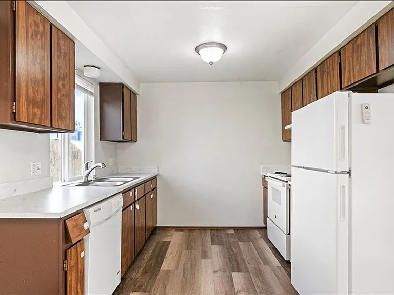 3276 W 9th Ct — Photo 7