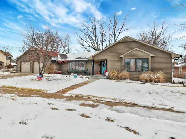226 E Clark Ave, Augusta, KS 67010