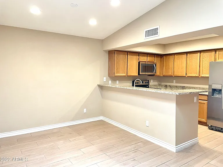 4522 E Renee Dr — Photo 2