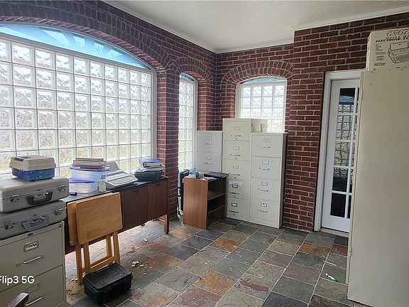 3rd image of 4109 Up River Rd