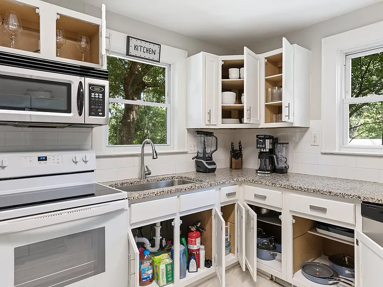 207 Brookside Ave — Photo 12