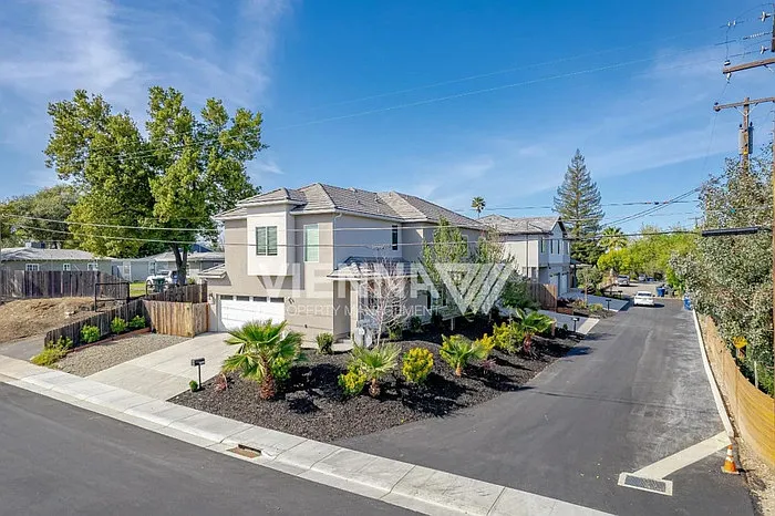 5843 Del Campo Ln — Photo 4