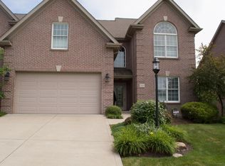 1541 Staunton Dr, Coraopolis, PA 15108