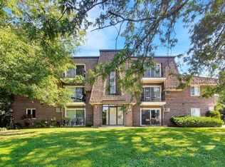 8231 Archer Ave APT 3, Willow Springs, IL 60480