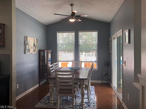 3rd image of 1488 Easton Way