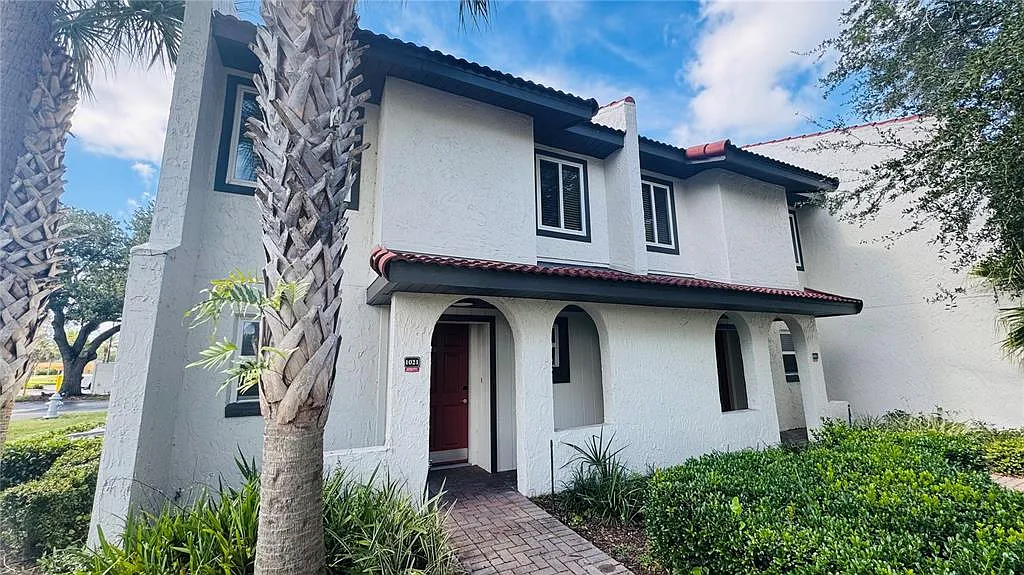2 bed, 2.0 bath, 1052 sqft, $2,000 — Photo 1