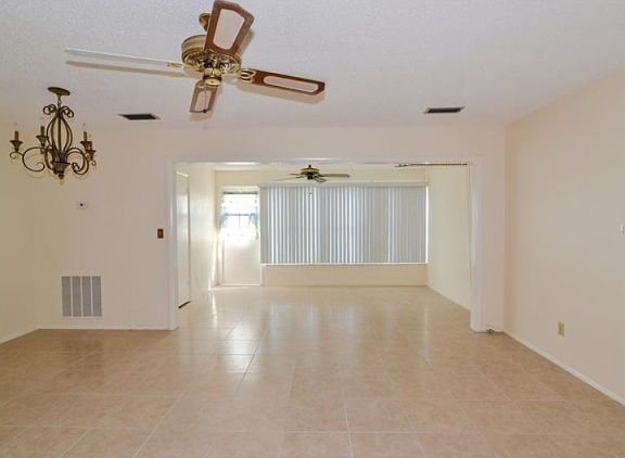 5th image of 111 Fernwood Cir #111