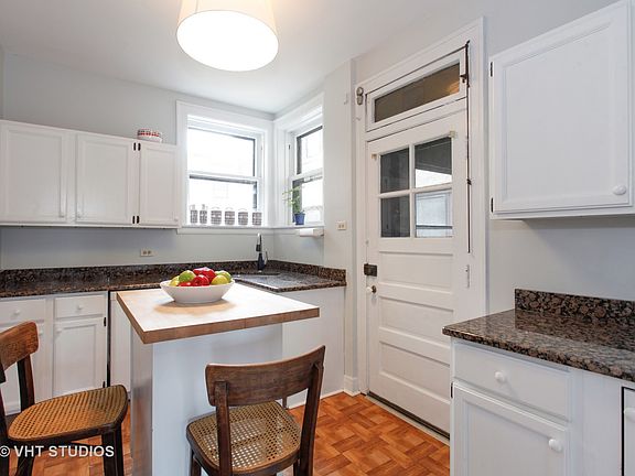4th image of 448 Elmwood Ave APT 2