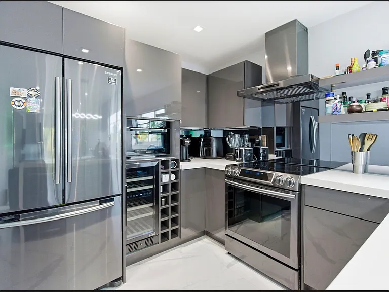 1428 Euclid Ave #207 — Photo 3