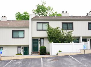 208 Summit House, West Chester, PA 19382