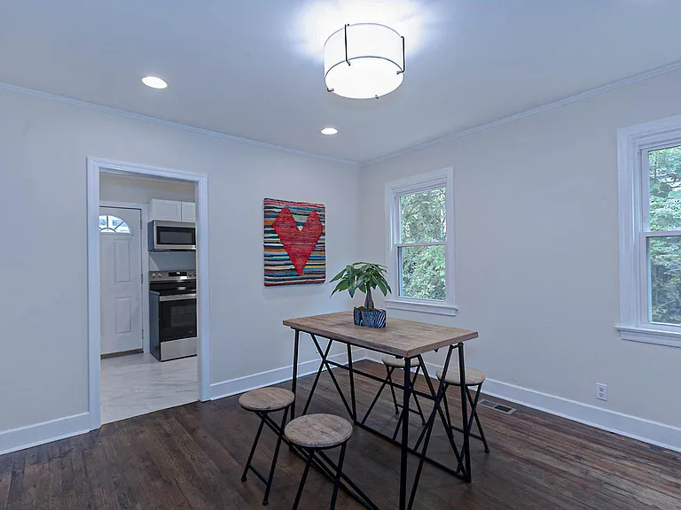 1032 Lakeview Dr — Photo 7