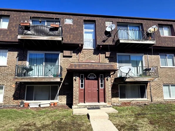 10467 Dearlove Rd APT 6, Glenview, IL 60025