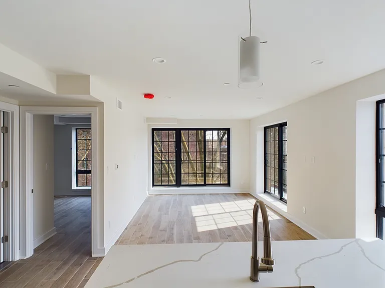 25-70 32nd St #4B — Photo 1
