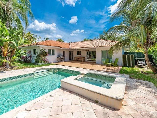 1st image of 14610 Tarpon Dr