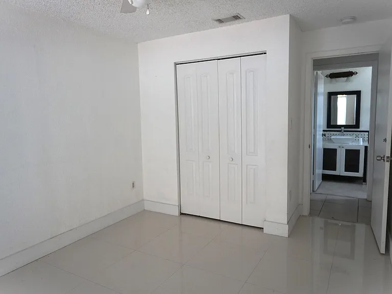 18011 SW 139th Ct — Photo 13