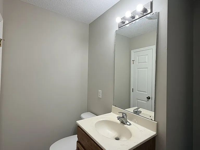 3209 Deer Path Cir — Photo 12