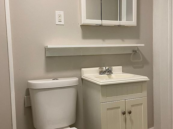 Bathroom - reverse angle