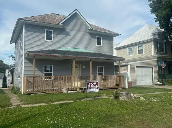 634 2nd St, Traer, IA 50675