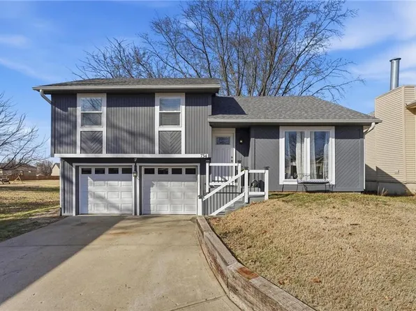 734 S 9th St, Edwardsville, KS 66111