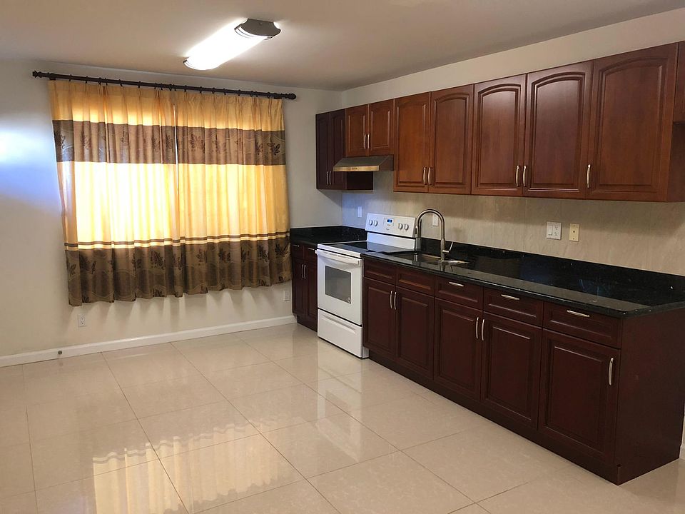 2nd image of 3318 Winam Ave