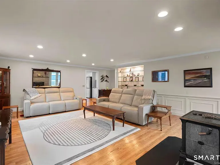 58 Chapman Ave — Photo 12