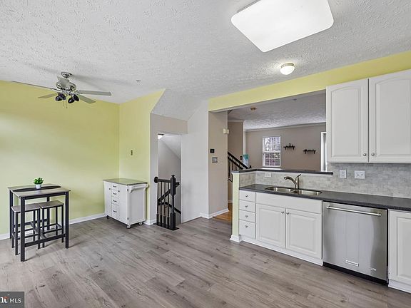 3rd image of 9717 Morningview Cir #9717