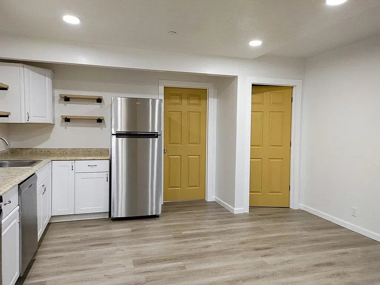 720 N Montesano St #720 — Photo 2