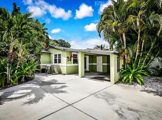 16108 2nd St E, Redington Beach, FL 33708