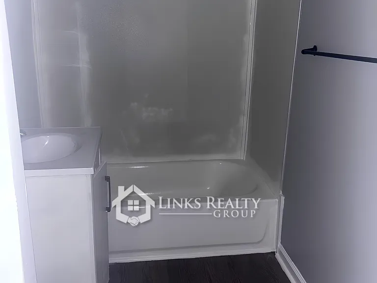 1303 Caldwell St #1 — Photo 6