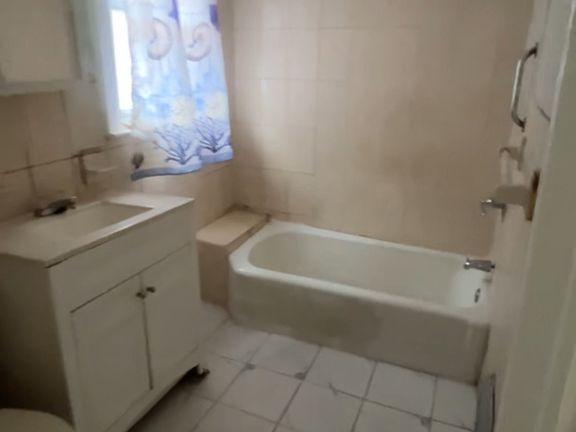 5th image of 153 Radford St Floor 1