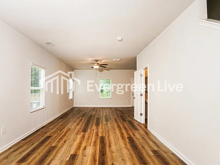 110 Chapleau Ln — Photo 4