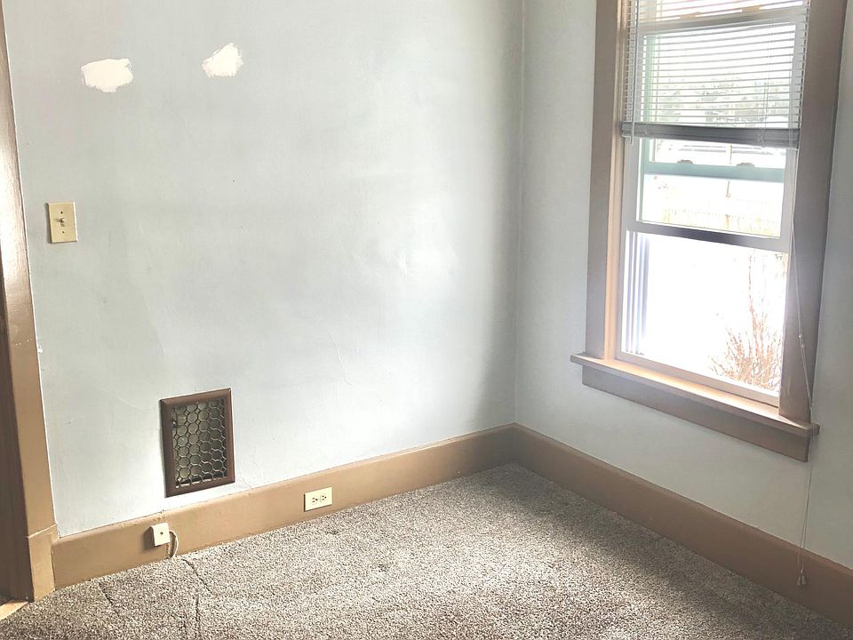 1st image of 618 Linden Ave