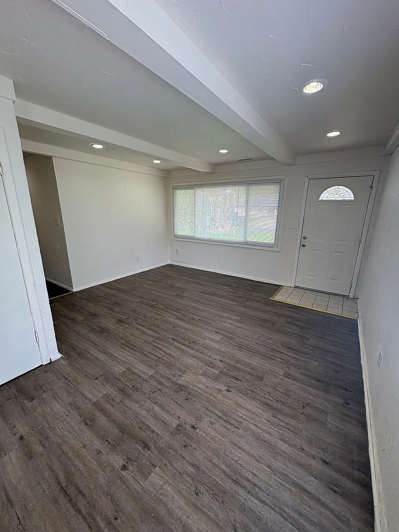 Building Photo - 3461 Gerbert Rd