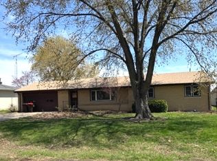 106 Gilmore Ave, Le Roy, IL 61752