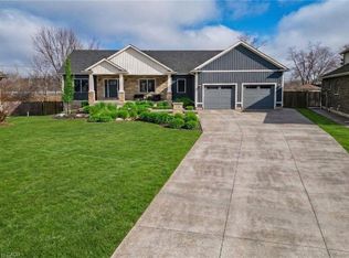 166 Michelle Ct, Welland, ON L3C 0A2