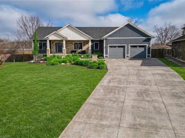 166 Michelle Ct, Welland, ON L3C 0A2