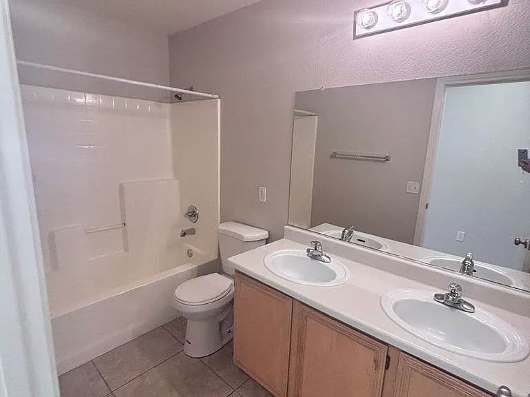 4912 Whispering Spring Ave — Photo 23
