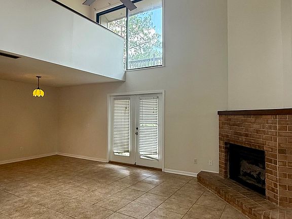 5th image of 244 Westbrooke Dr