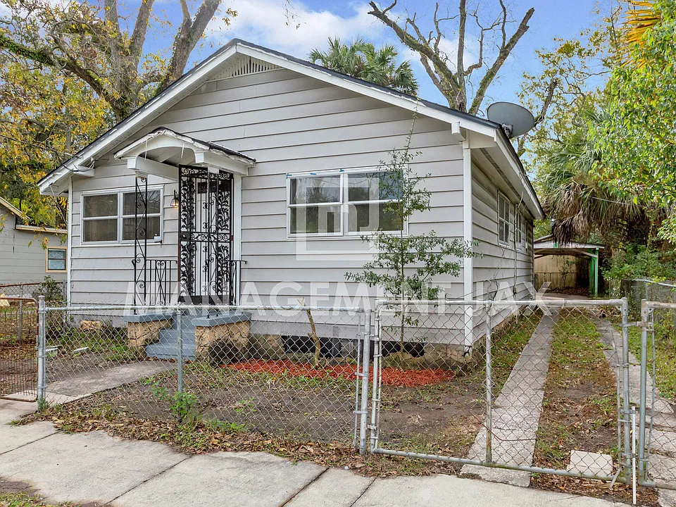 1464 W 6th St