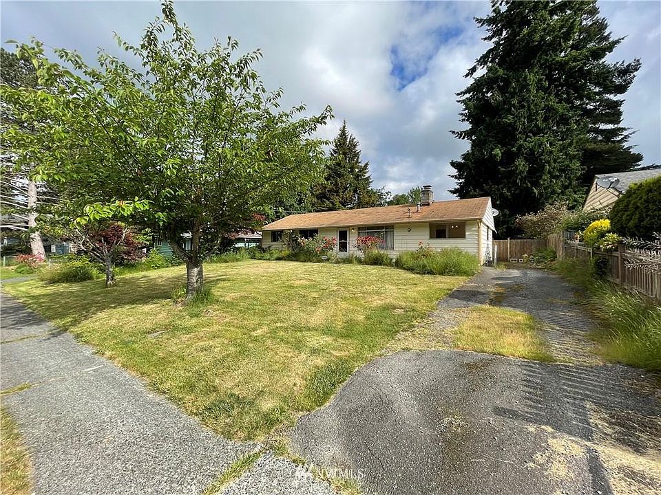 1st image of 4919 190th St SW