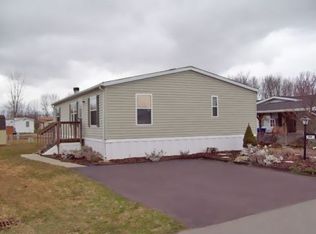 396 Birchwood Dr, Lockport, NY 14094