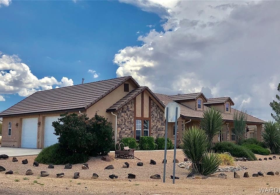 1st image of 9098 N Villa Dr